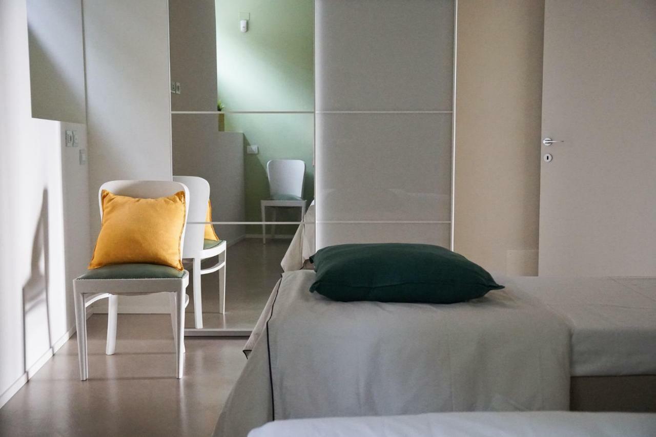 Luxury Lake View Apartments Salò Εξωτερικό φωτογραφία
